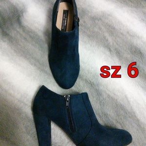 Size 6 Navy Blue Booties Heels
